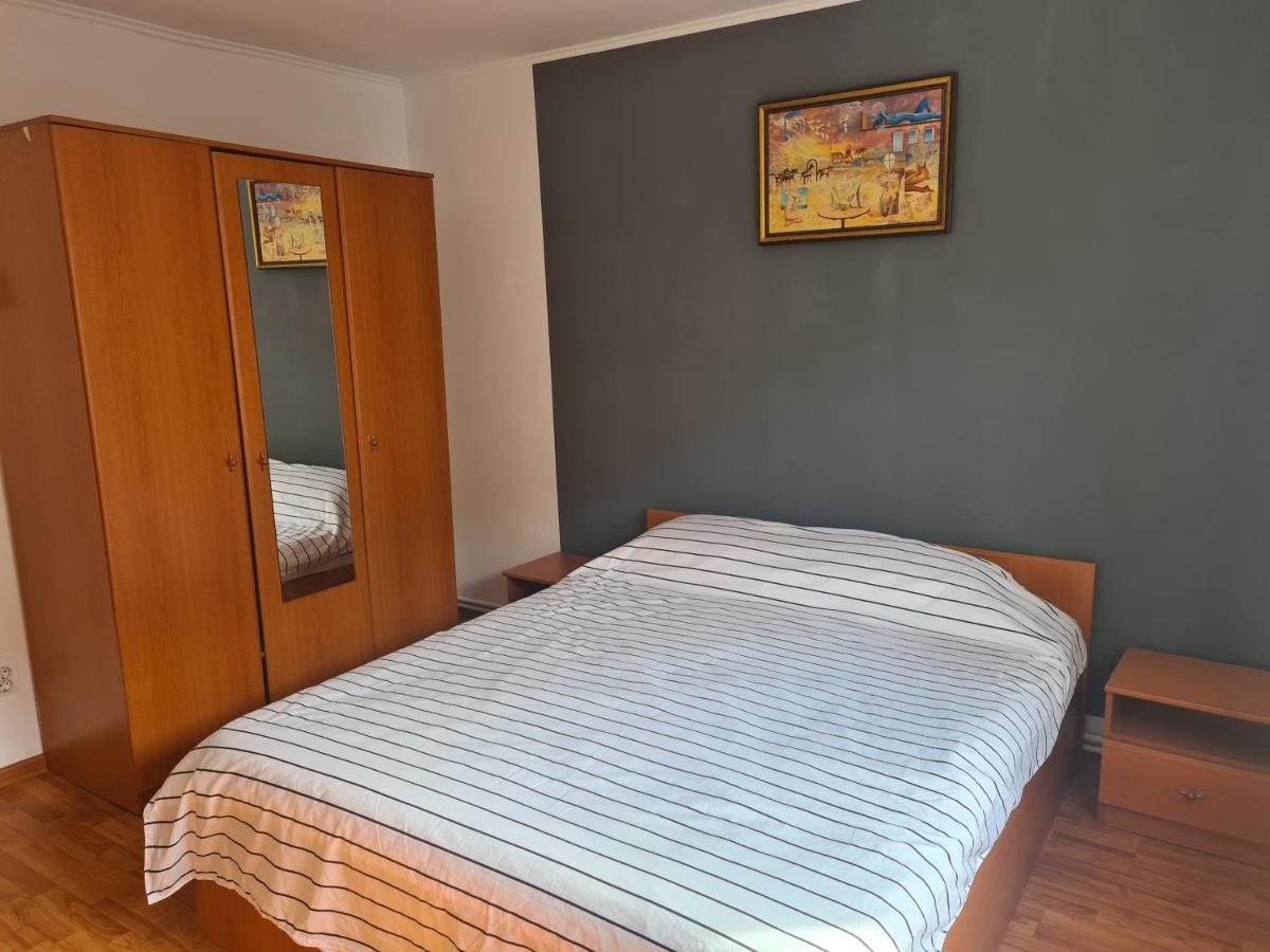 Mall Zone 100Mp Apartments Bacau Ngoại thất bức ảnh